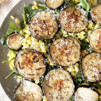 Auberginesalat med mango og parmesan